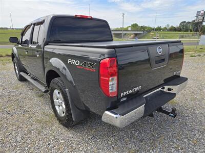 2012 Nissan Frontier SV V6 Pro 4X   - Photo 2 - Madisonville, TN 37354