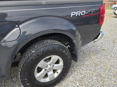2012 Nissan Frontier SV V6 Pro 4X   - Photo 5 - Madisonville, TN 37354
