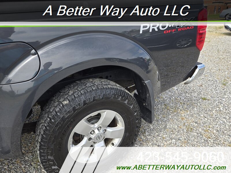 2012 Nissan Frontier SV V6 - Photo 5 - Madisonville, TN 37354