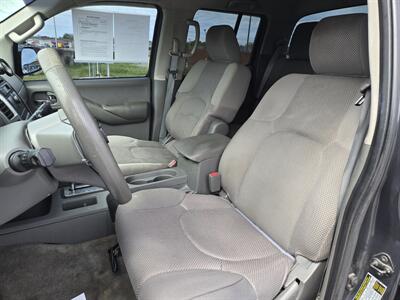 2012 Nissan Frontier SV V6 Pro 4X   - Photo 6 - Madisonville, TN 37354