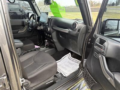 2018 Jeep Wrangler JK Unlimited Sport S   - Photo 8 - Madisonville, TN 37354