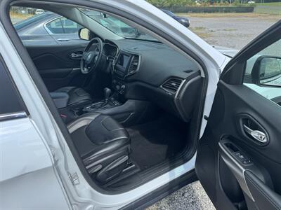 2019 Jeep Cherokee Latitude Plus   - Photo 8 - Madisonville, TN 37354