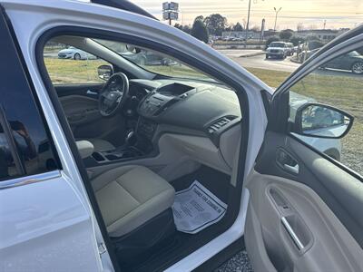 2018 Ford Escape SE   - Photo 6 - Madisonville, TN 37354
