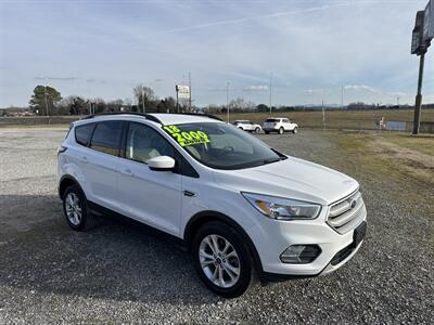 2018 Ford Escape SE   - Photo 2 - Madisonville, TN 37354
