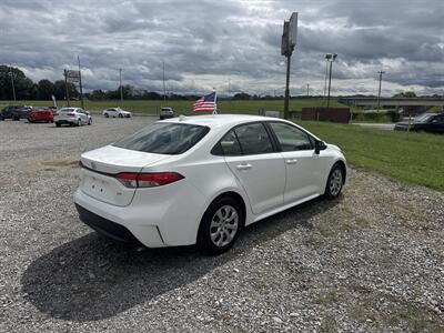 2022 Toyota Corolla LE   - Photo 3 - Madisonville, TN 37354