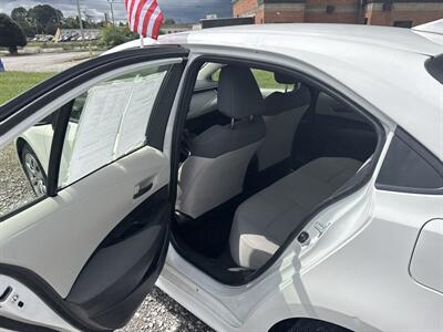2022 Toyota Corolla LE   - Photo 8 - Madisonville, TN 37354