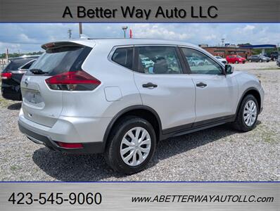 2020 Nissan Rogue S - Photo 4 - Madisonville, TN 37354