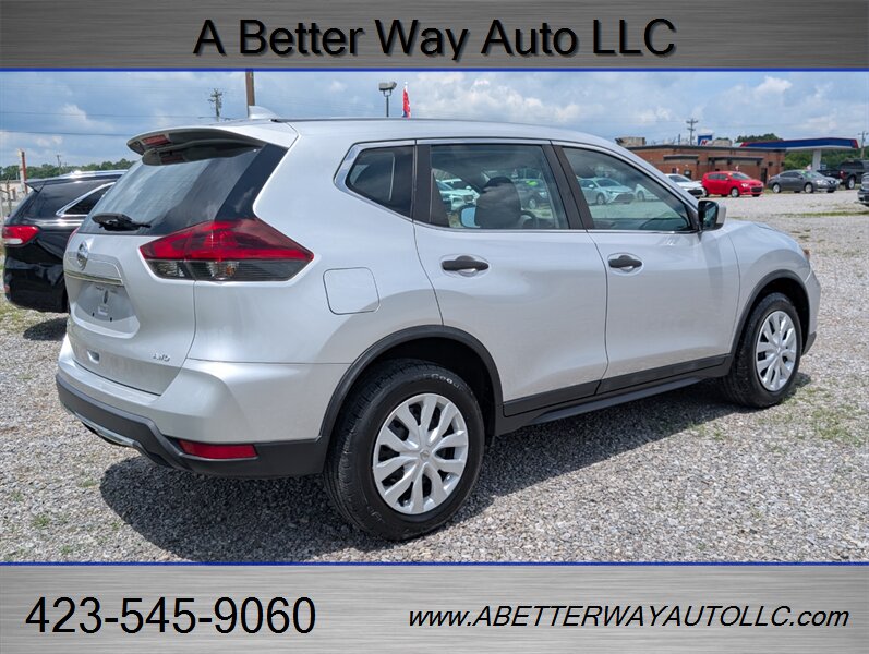 2020 Nissan Rogue S - Photo 4 - Madisonville, TN 37354