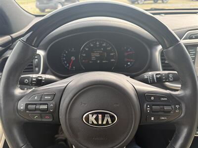 2017 Kia Sorento SX Limited V6   - Photo 9 - Madisonville, TN 37354