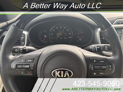 2017 Kia Sorento SX Limited V6 - Photo 9 - Madisonville, TN 37354