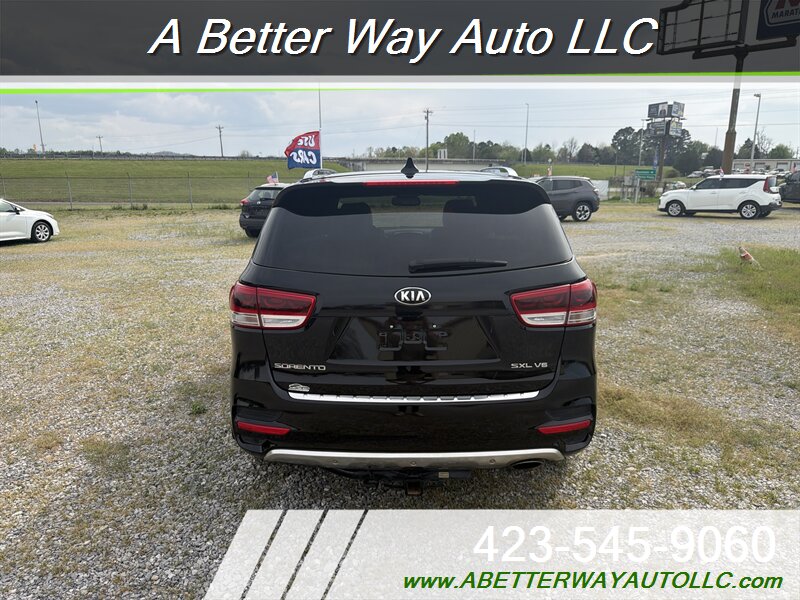 2017 Kia Sorento SX Limited V6 - Photo 11 - Madisonville, TN 37354