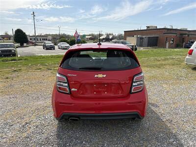 2020 Chevrolet Sonic LT   - Photo 11 - Madisonville, TN 37354