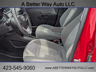 2020 Chevrolet Sonic LT - Photo 10 - Madisonville, TN 37354