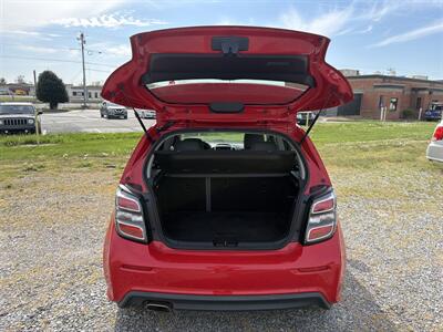 2020 Chevrolet Sonic LT   - Photo 13 - Madisonville, TN 37354