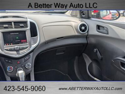2020 Chevrolet Sonic LT - Photo 14 - Madisonville, TN 37354