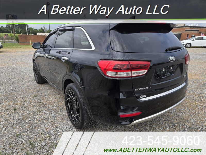 2017 Kia Sorento SX Limited V6 - Photo 2 - Madisonville, TN 37354