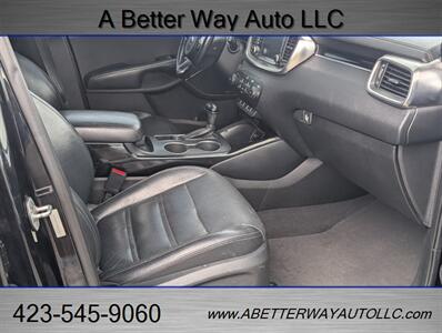 2017 Kia Sorento SX Limited V6   - Photo 9 - Madisonville, TN 37354