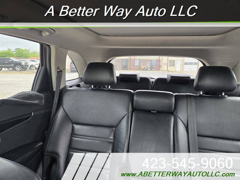2017 Kia Sorento SX Limited V6 - Photo 8 - Madisonville, TN 37354