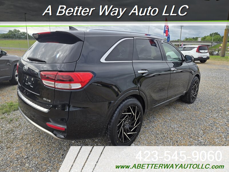 2017 Kia Sorento SX Limited V6 - Photo 3 - Madisonville, TN 37354