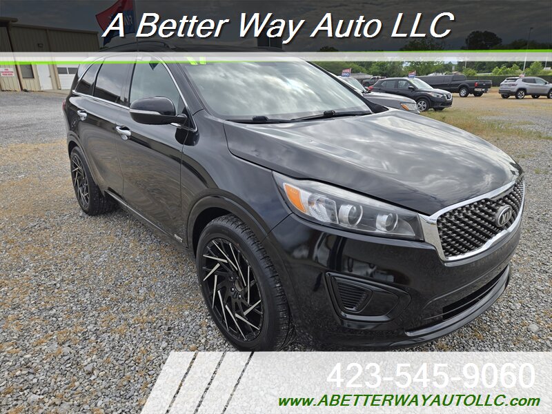 2017 Kia Sorento SX Limited V6 - Photo 4 - Madisonville, TN 37354