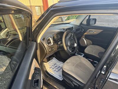 2017 Jeep Renegade Sport   - Photo 5 - Madisonville, TN 37354
