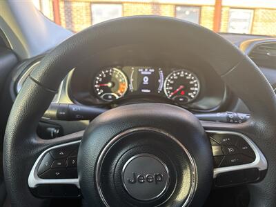 2017 Jeep Renegade Sport   - Photo 9 - Madisonville, TN 37354