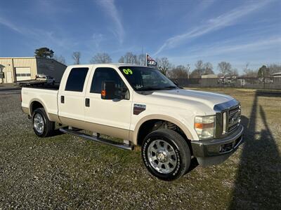 2009 Ford F-250 Super Duty Lariat   - Photo 2 - Madisonville, TN 37354