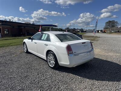 2011 Chrysler 300 Series Limited - Photo 13 - Madisonville, TN 37354