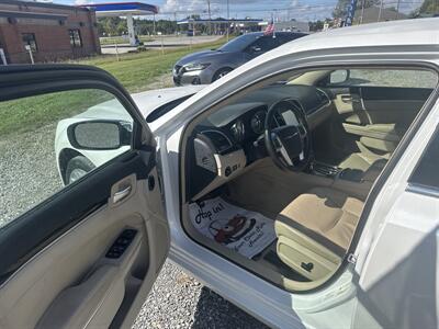 2011 Chrysler 300 Series Limited   - Photo 5 - Madisonville, TN 37354