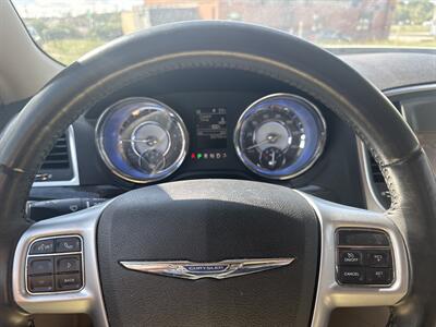 2011 Chrysler 300 Series Limited   - Photo 9 - Madisonville, TN 37354