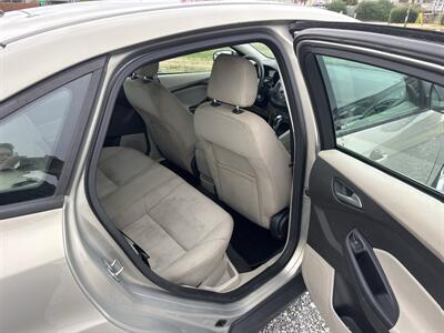 2016 Ford Focus SE   - Photo 7 - Madisonville, TN 37354