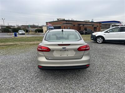 2016 Ford Focus SE   - Photo 12 - Madisonville, TN 37354
