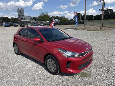 2020 Kia Rio 5-Door S   - Photo 2 - Madisonville, TN 37354