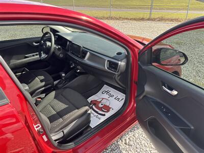 2020 Kia Rio 5-Door S   - Photo 6 - Madisonville, TN 37354