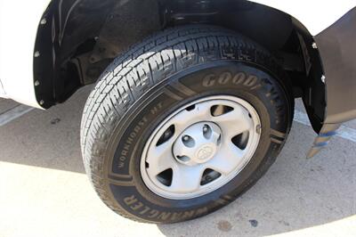 2022 Toyota Tacoma SR - Photo 31 - Euless, TX 76040
