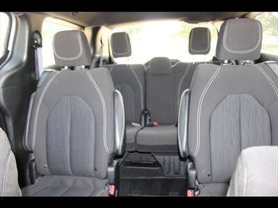 2023 Chrysler Pacifica Touring   - Photo 29 - Euless, TX 76040