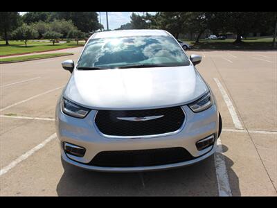 2023 Chrysler Pacifica Touring   - Photo 8 - Euless, TX 76040