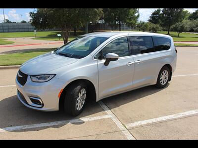 2023 Chrysler Pacifica Touring   - Photo 1 - Euless, TX 76040