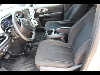 2023 Chrysler Pacifica Touring   - Photo 22 - Euless, TX 76040
