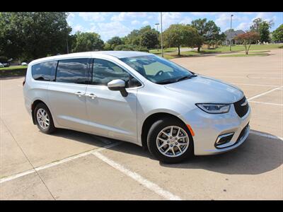 2023 Chrysler Pacifica Touring   - Photo 7 - Euless, TX 76040