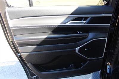 2026 Jeep Grand Wagoneer L Limited Reserve - Photo 20 - Euless, TX 76040