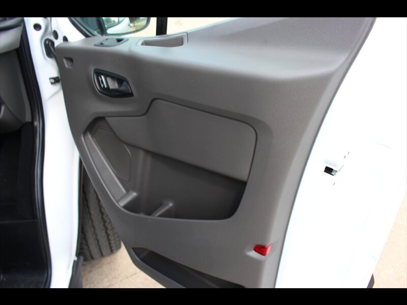 2025 Ford Transit XLT photo 19