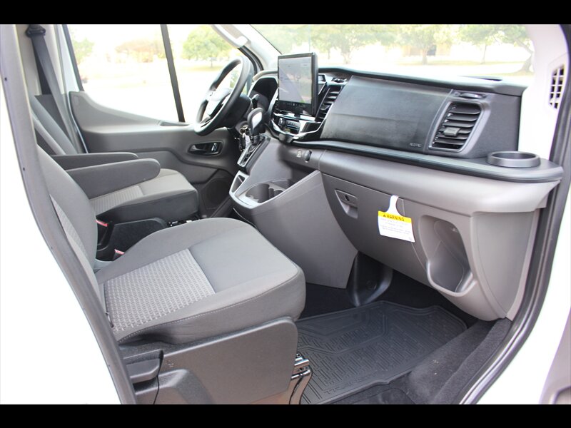 2025 Ford Transit XLT photo 18
