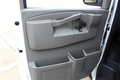 2021 Chevrolet Express 3500 - Photo 29 - Euless, TX 76040