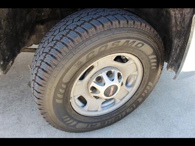 2017 GMC Sierra 2500 HD   - Photo 29 - Euless, TX 76040