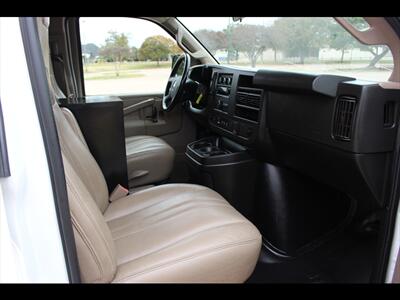 2020 Chevrolet Express 3500   - Photo 32 - Euless, TX 76040