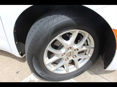 2022 Chrysler Pacifica Touring L   - Photo 33 - Euless, TX 76040