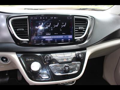 2022 Chrysler Pacifica Touring L   - Photo 25 - Euless, TX 76040