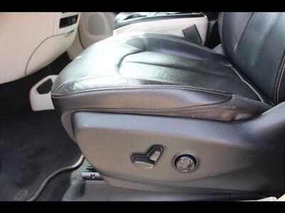 2022 Chrysler Pacifica Touring L   - Photo 23 - Euless, TX 76040