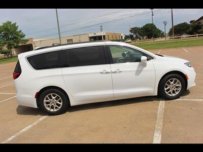 2022 Chrysler Pacifica Touring L   - Photo 6 - Euless, TX 76040